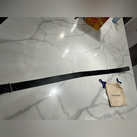 Authentic Men’s Louis Vuitton LV Initiales 40MM Reversible Belt - Picture 4 of 9